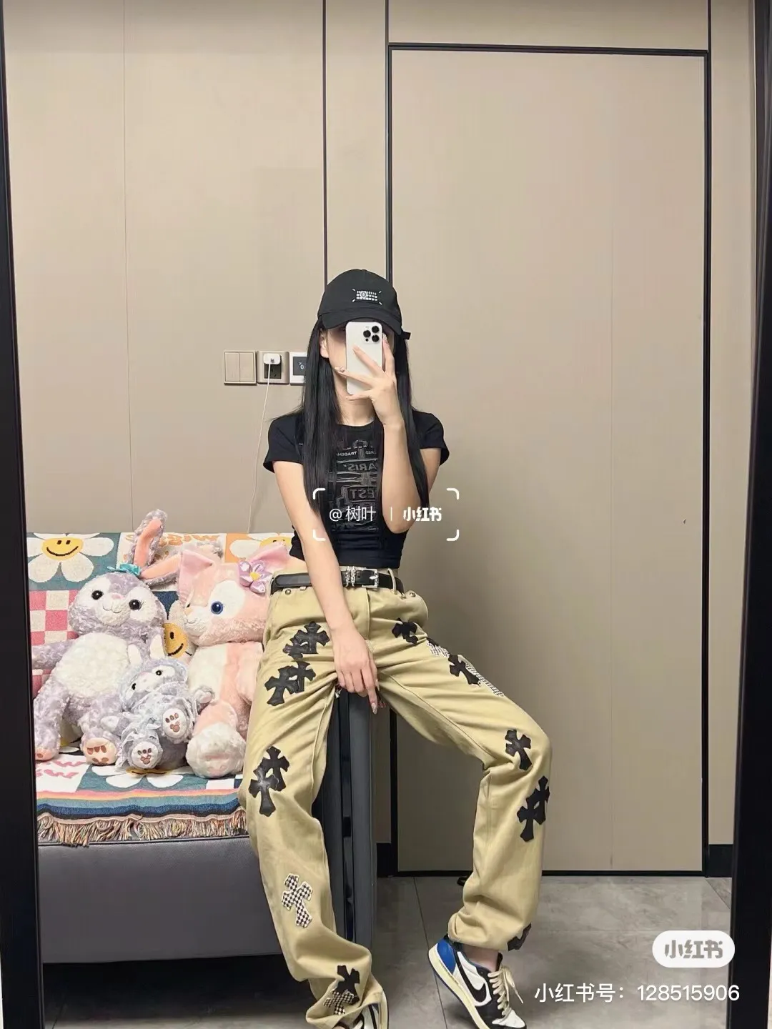 P270 💰 (Top version) Chrome Hearts CH khaki camouflage checkerboard horse hair cross patch leather jeans. Original purchased and patterned to truly restore the ultimate texture of Vintage. Italian special cowhide print and then cut. Customized sheepskin three-layer thick line leather. The whole body is spliced in heavy water washing process. Craftsmen hand-splash ink. You can see the details. Three-dimensional cutting version. Loose and comfortable. Not picky on the figure. Look tall and slim. Factory precision work. Original quality control. Same style for men and women. Can be matched with couples. Versatile recommendation. Must-have jeans for all seasons. Color: Khaki Size: 28-30-32-34 (corresponds to S-M-L-XL)